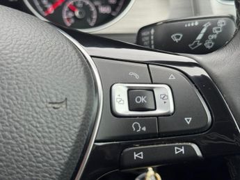 Volkswagen Golf SE TSI BLUEMOTION TECHNOLOGY DSG