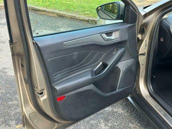 Ford Focus 1.0T EcoBoost Titanium Auto Euro 6 (s/s) 5dr