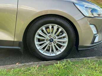 Ford Focus 1.0T EcoBoost Titanium Auto Euro 6 (s/s) 5dr