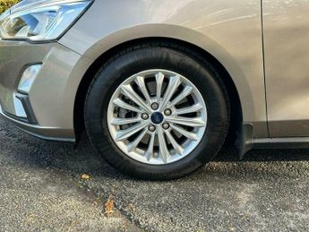 Ford Focus 1.0T EcoBoost Titanium Auto Euro 6 (s/s) 5dr