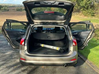 Ford Focus 1.0T EcoBoost Titanium Auto Euro 6 (s/s) 5dr