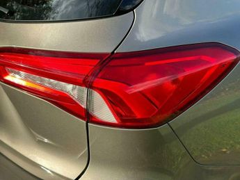 Ford Focus 1.0T EcoBoost Titanium Auto Euro 6 (s/s) 5dr