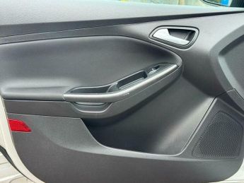 Ford Focus 1.0T EcoBoost ST-Line Hatchback 5dr Petrol Auto Euro 6 (s/s) (12