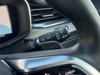 Jaguar F-Pace 2.0 P400e 19.3kWh R-Dynamic S Auto AWD Euro 6 (s/s) 5dr