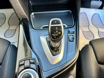 BMW 3 SERIES 320i SPORT