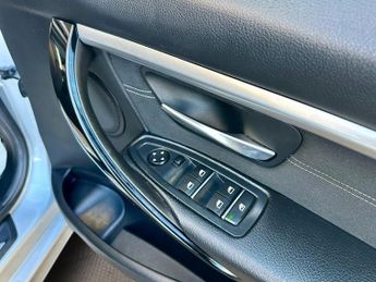 BMW 3 SERIES 320i SPORT