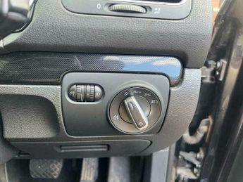 Volkswagen Golf 1.6 TDI SE DSG Euro 5 5dr