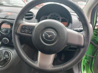 Mazda MAZDA 2 BLACK