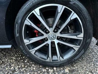 Volkswagen Golf 2.0 TDI BlueMotion Tech R-Line DSG Euro 6 (s/s) 5dr