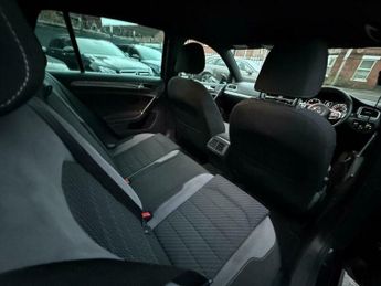 Volkswagen Golf 2.0 TDI BlueMotion Tech R-Line DSG Euro 6 (s/s) 5dr