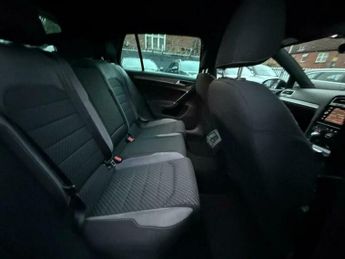 Volkswagen Golf 2.0 TDI BlueMotion Tech R-Line DSG Euro 6 (s/s) 5dr