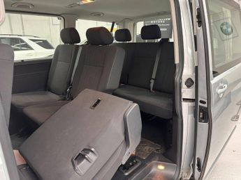 Volkswagen Transporter T30 TDI SHUTTLE SE BMT