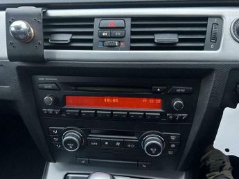 BMW 3 SERIES 2.0 320d SE Touring Steptronic Euro 5 5dr