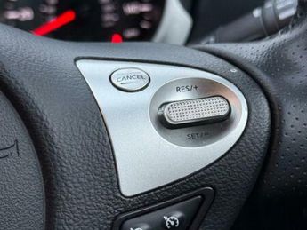 Nissan Juke 1.6 N-Connecta SUV 5dr Petrol XTRON Euro 6 (117 ps)