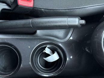 Nissan Juke 1.6 N-Connecta SUV 5dr Petrol XTRON Euro 6 (117 ps)