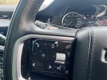 Land Rover Range Rover Evoque 1.5 P300e 12.2kWh R-Dynamic HSE Auto 4WD Euro 6 (s/s) 5dr