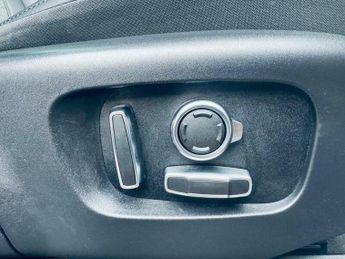 Land Rover Range Rover Evoque 1.5 P300e 12.2kWh R-Dynamic HSE Auto 4WD Euro 6 (s/s) 5dr