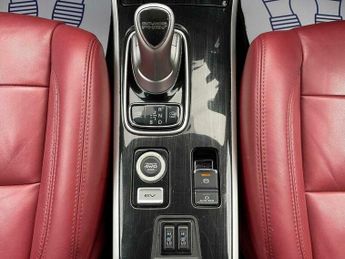 Mitsubishi Outlander 2.0h 12kWh 5h CVT 4WD Euro 6 (s/s) 5dr