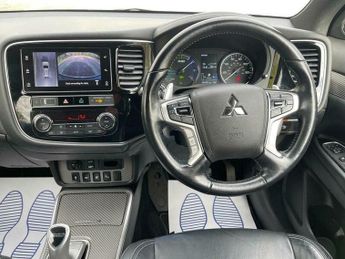 Mitsubishi Outlander 2.4h TwinMotor 13.8kWh 4h CVT 4WD Euro 6 (s/s) 5dr
