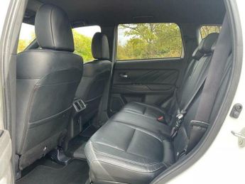 Mitsubishi Outlander 2.4h TwinMotor 13.8kWh 4h CVT 4WD Euro 6 (s/s) 5dr