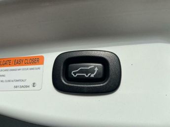 Mitsubishi Outlander 2.4h TwinMotor 13.8kWh 4h CVT 4WD Euro 6 (s/s) 5dr