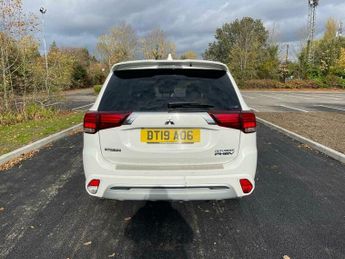 Mitsubishi Outlander 2.4h TwinMotor 13.8kWh 4h CVT 4WD Euro 6 (s/s) 5dr