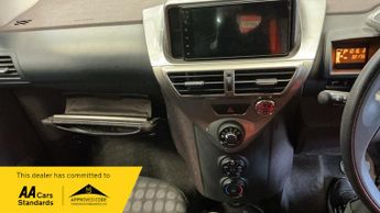 Toyota iQ 1.0 VVT-i Euro 4 3dr