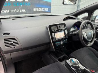 Nissan Leaf 30kWh Acenta Auto 5dr