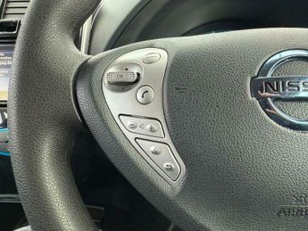 Nissan Leaf 30kWh Acenta Auto 5dr