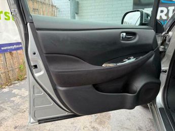 Nissan Leaf 30kWh Acenta Auto 5dr
