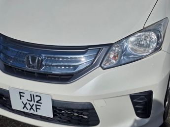 Honda Freed 1.5 Petrol Hybrid, 6 Seats, Automatic