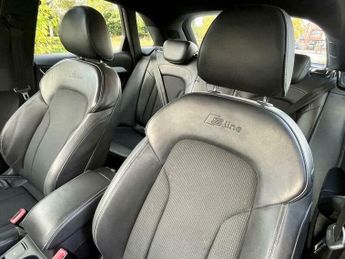 Audi Q3 2.0 TDI S line S Tronic quattro Euro 5 (s/s) 5dr