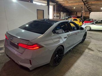 BMW 5 SERIES 3.0 550e 22.1kWh M Sport Pro Steptronic xDrive Euro 6 (s/s) 4dr