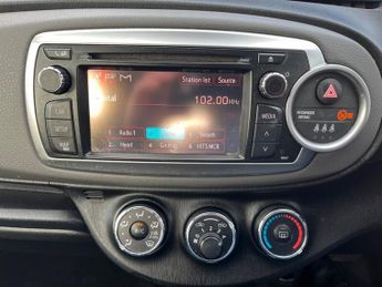 Toyota Yaris 1.33 Dual VVT-i TR Hatchback 5dr Petrol Multidrive S Euro 5 (101