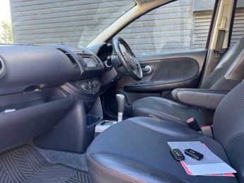 Nissan Note 1.6 16V Tekna Auto Euro 5 5dr