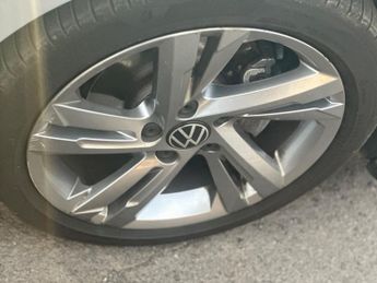 Volkswagen Golf 1.5 eTSI MHEV R-Line Hatchback 5dr Petrol Hybrid DSG Euro 6 (s/s