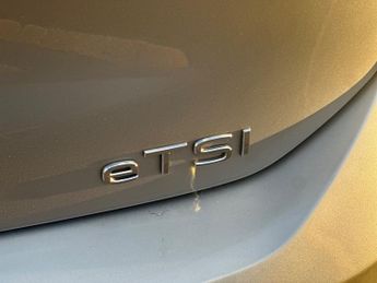 Volkswagen Golf 1.5 eTSI MHEV R-Line Hatchback 5dr Petrol Hybrid DSG Euro 6 (s/s