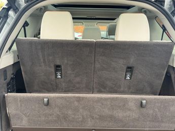 Land Rover Discovery 2.0 SD4 HSE SUV 5dr Diesel Auto 4WD Euro 6 (s/s) (240 ps)