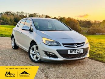 Vauxhall Astra 1.6 16v SRi Hatchback 5dr Petrol Manual Euro 5 (115 ps)