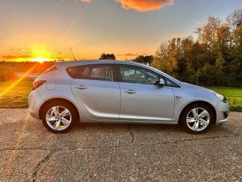 Vauxhall Astra 1.6 16v SRi Hatchback 5dr Petrol Manual Euro 5 (115 ps)