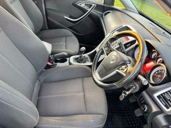 Vauxhall Astra 1.6 16v SRi Hatchback 5dr Petrol Manual Euro 5 (115 ps)