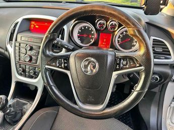 Vauxhall Astra 1.6 16v SRi Hatchback 5dr Petrol Manual Euro 5 (115 ps)