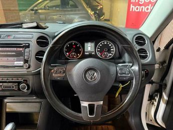 Volkswagen Tiguan 2.0 TDI BlueMotion Tech SE DSG 4WD Euro 5 (s/s) 5dr