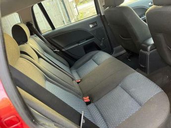 Ford Mondeo 1.8i Zetec 5dr