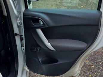 Citroen C3 1.4 e-HDi Airdream VTR+ EGS5 (s/s) 69 Bhp |