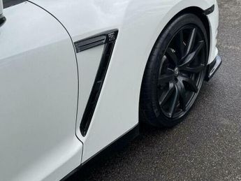 Nissan GT-R 3.8 V6 Premium Edition Coupe 2dr Petrol Auto 4WD Euro 5 (530 ps)