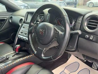 Nissan GT-R 3.8 V6 Premium Edition Coupe 2dr Petrol Auto 4WD Euro 5 (530 ps)