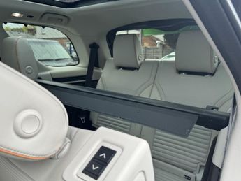 Land Rover Discovery 2.0 SD4 HSE Luxury SUV 5dr Diesel Auto 4WD Euro 6 (s/s) (240 ps)