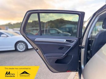 Volkswagen Golf SE TSI BLUEMOTION TECHNOLOGY DSG