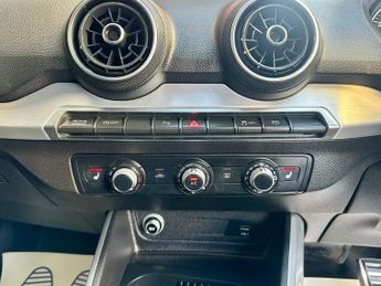 Audi Q2 TFSI S LINE